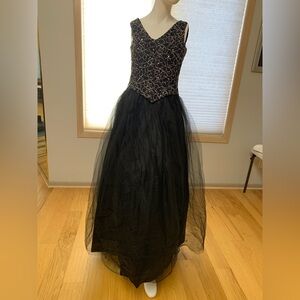Scott McClintock Blacksequins, tulle Vintage gown Size 8 see pic for small flaw
